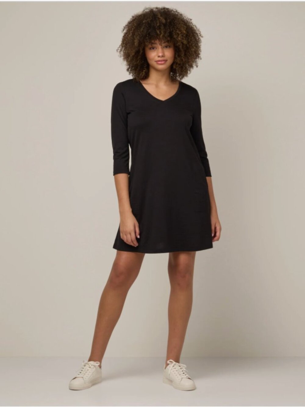 Wool& black v-neck 3/4 sleeve swing dress merino wool size Medium Long